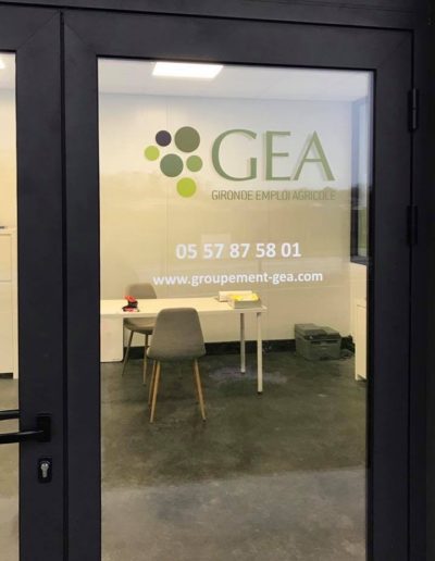 Signalétique et logo du groupe GEA par C'est d'Ici communication santé à Bordeaux