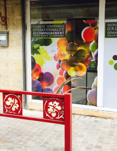 Réalisation d'un vitrine pour le groupement GEA par C'est d'Ici communication santé à Bordeaux