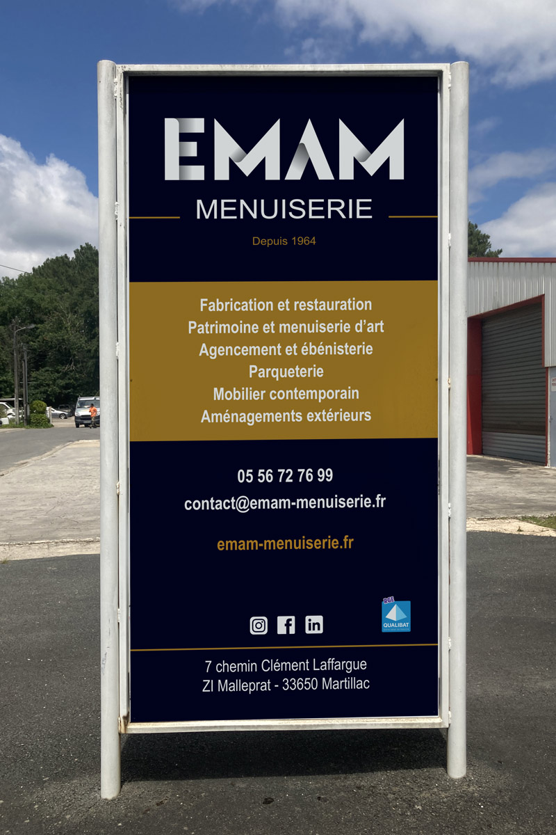 Totem réalisé pour la société EMAM Menuiserie